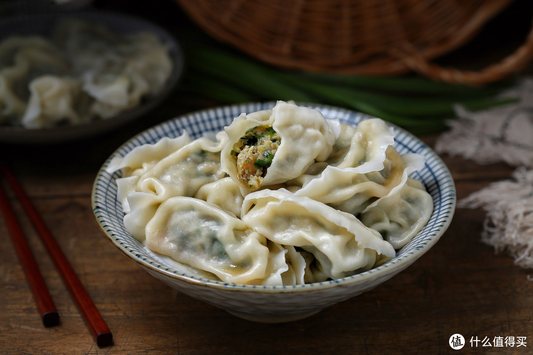 这海鲜大家都爱吃，拿来调馅包饺子鲜美的不可思议，饺子控要试试